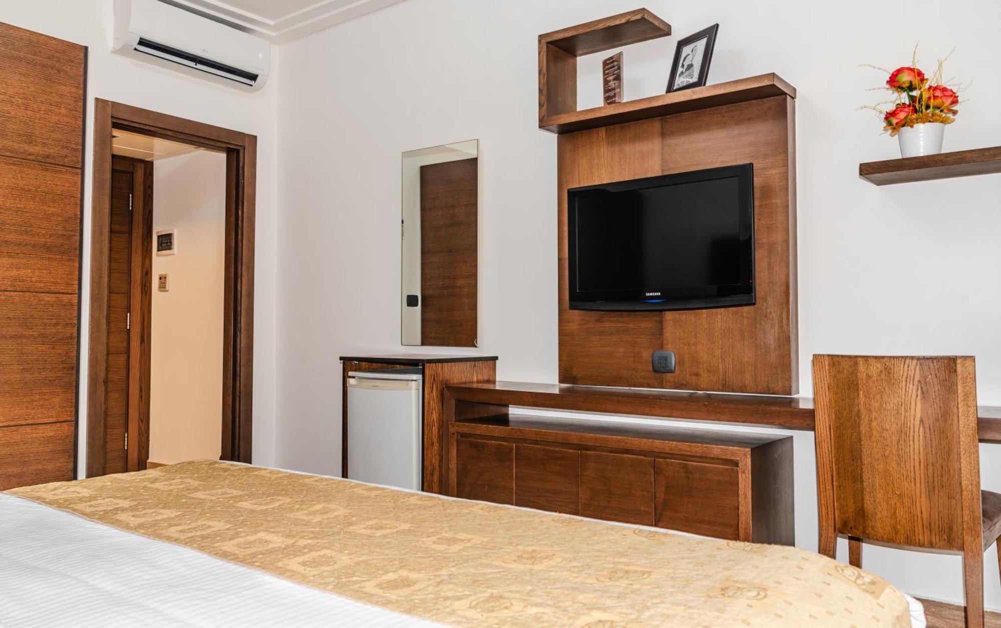 Britannia Suites Beiroet Buitenkant foto