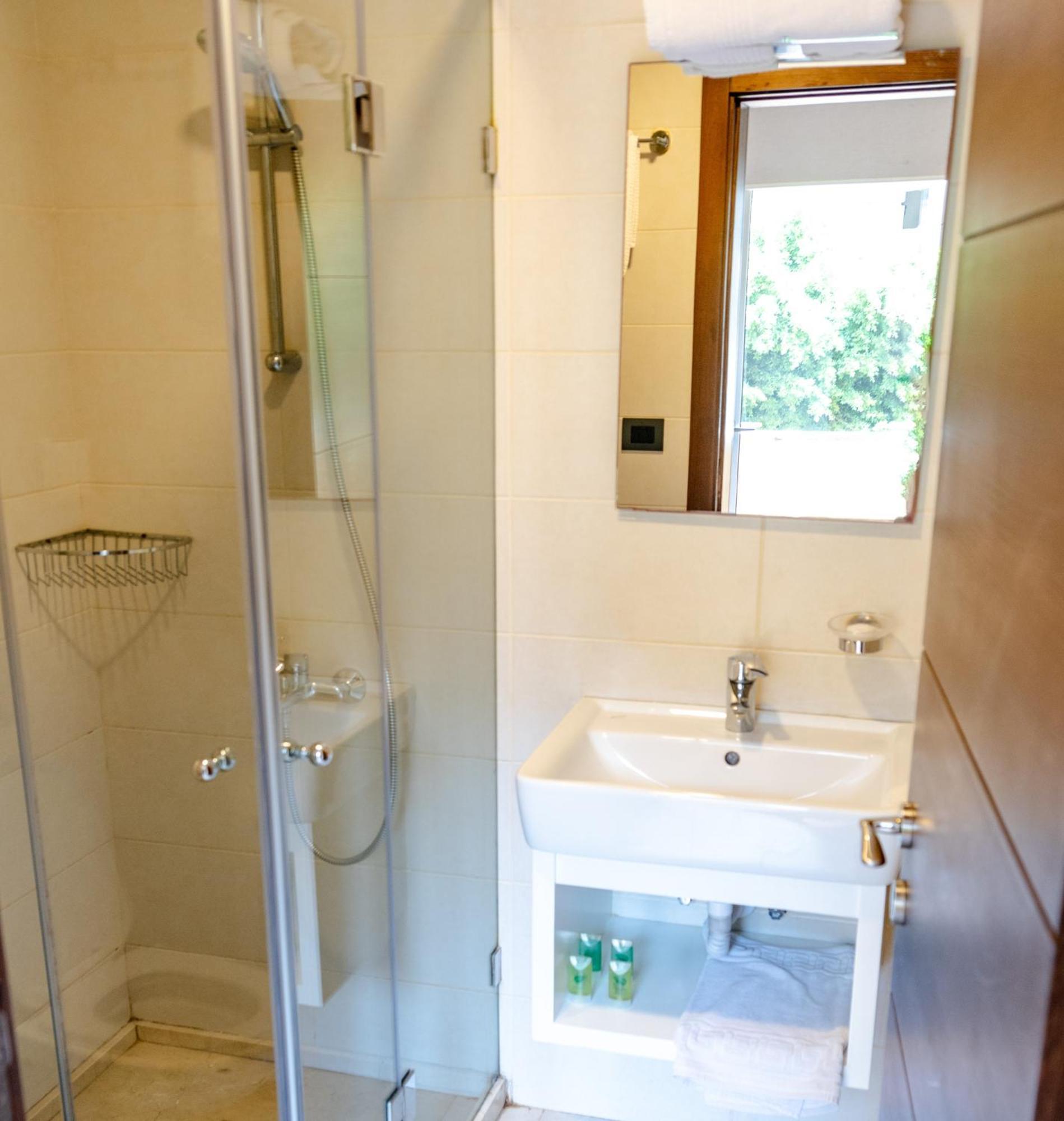 Britannia Suites Beiroet Buitenkant foto