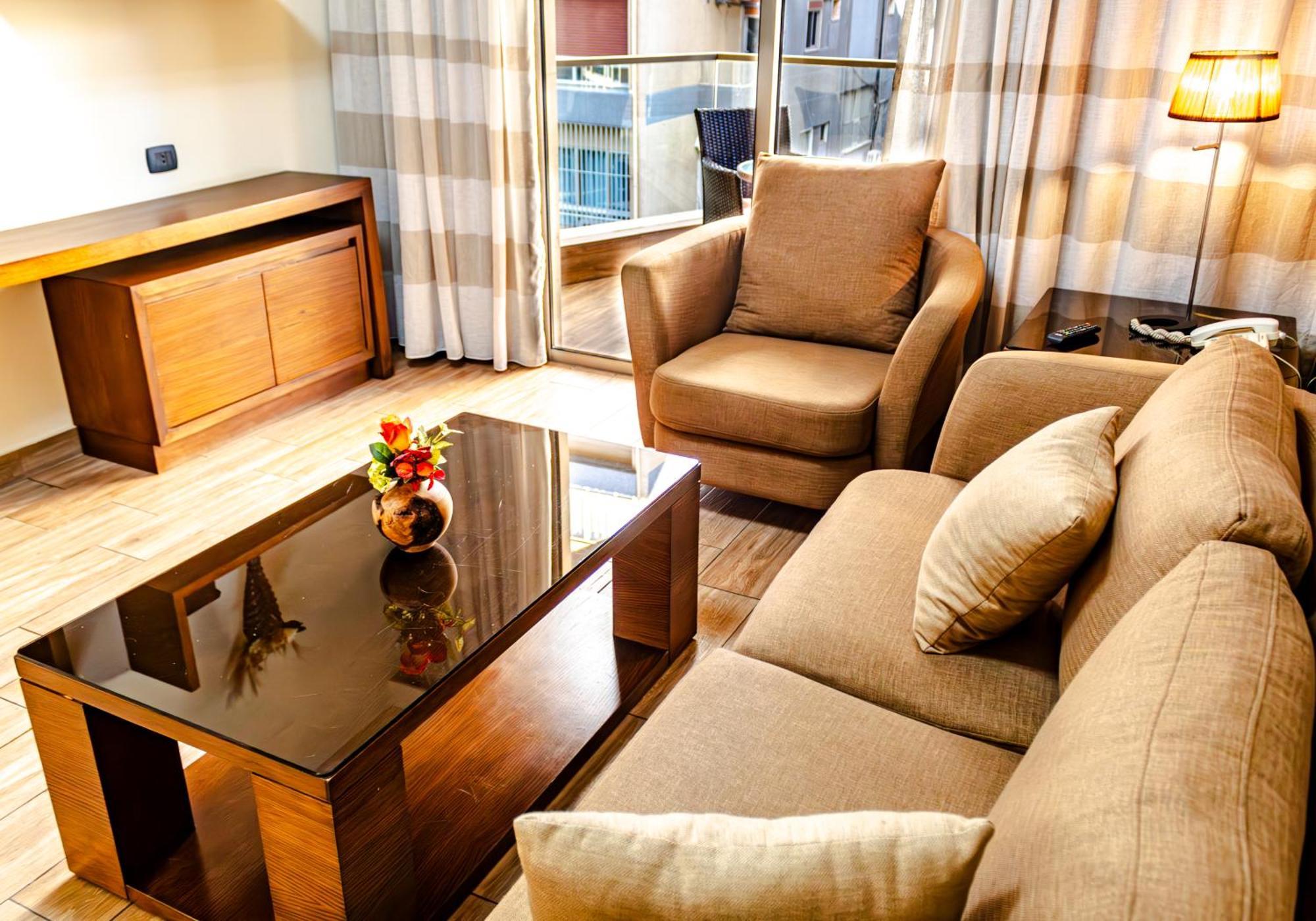 Britannia Suites Beiroet Buitenkant foto